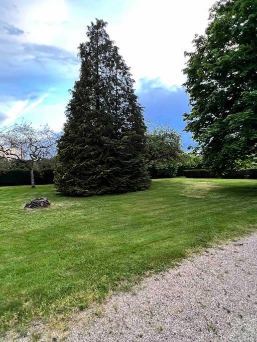 Gite De La Petite Fourmy Saint-Sulpice-les-Feuilles Exteriér fotografie