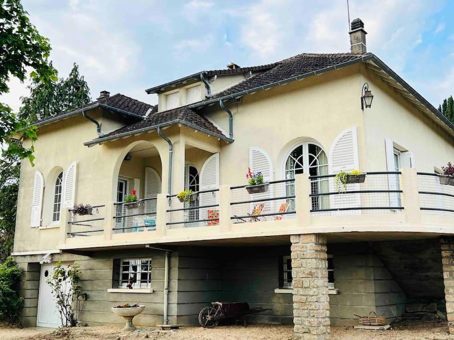 Gite De La Petite Fourmy Saint-Sulpice-les-Feuilles Exteriér fotografie